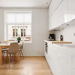 דירה Dinbnb L 200m To Torgallmenningen L High-end L Steps From Center ברגן